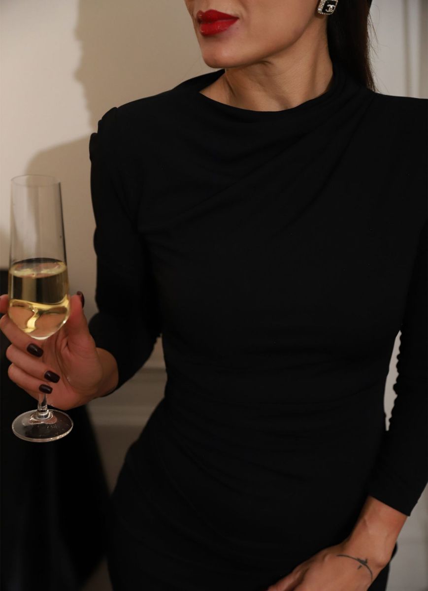 Siyah Vatkalı Omuz Bel Drape Detay Elbise   resmi