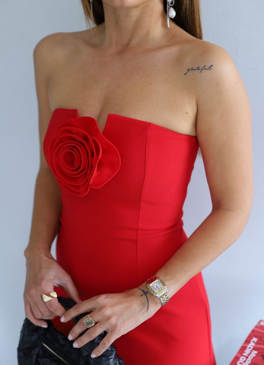 Kırmızı Gül Broş Detay Straplez Elbise   resmi