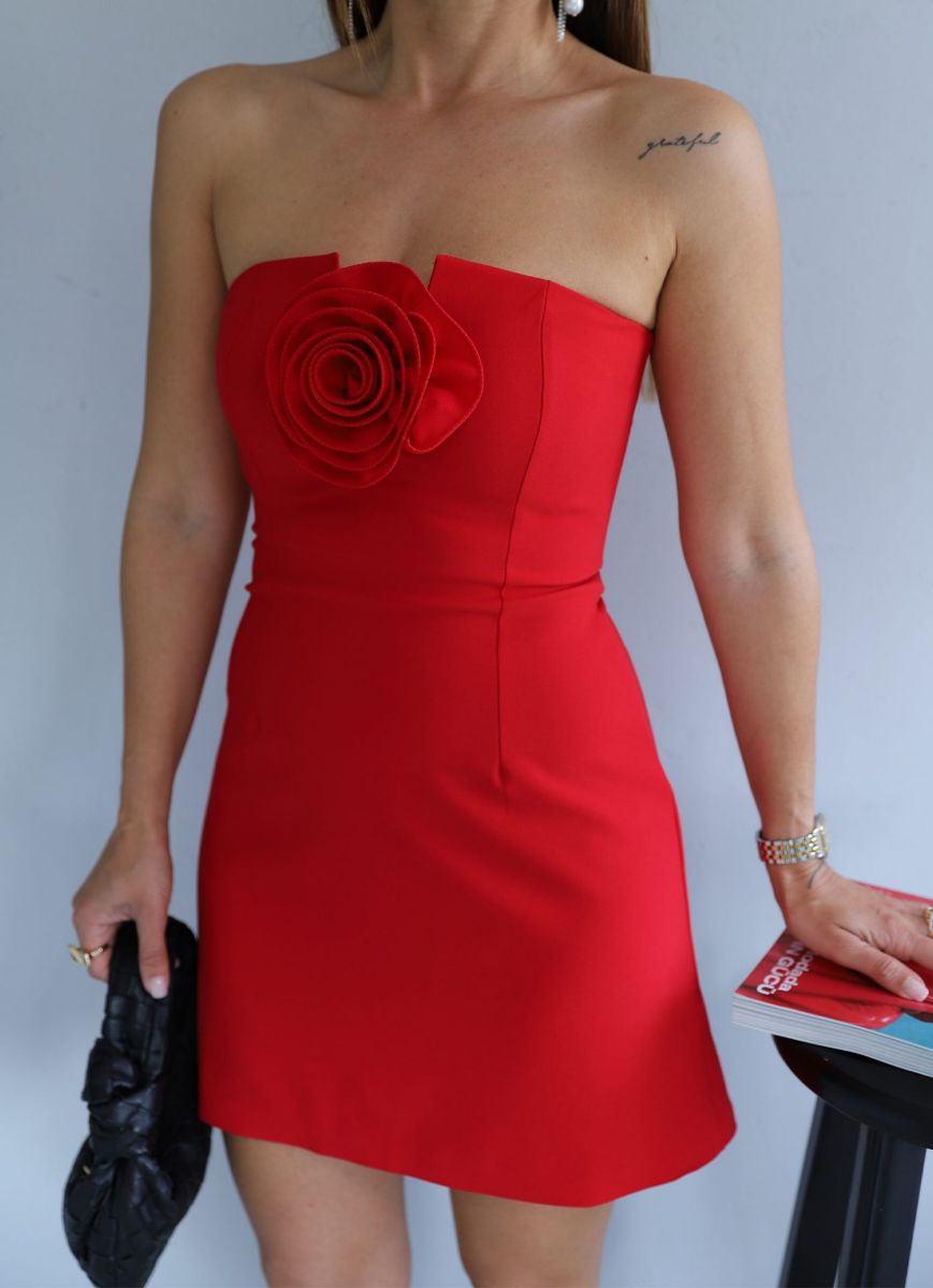 Kırmızı Gül Broş Detay Straplez Elbise   resmi