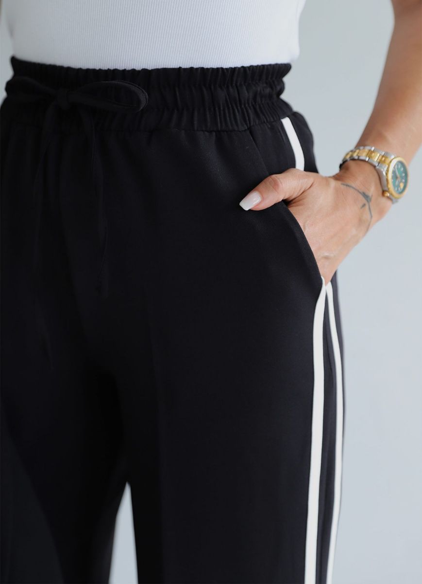 Siyah Yanları Şeritli Pantolon Ceket Takım   resmi